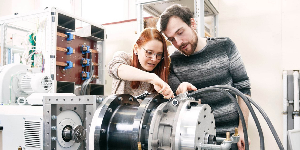 GRADUATE PROGRAM IN AUTOMOBILE ENGINEERING